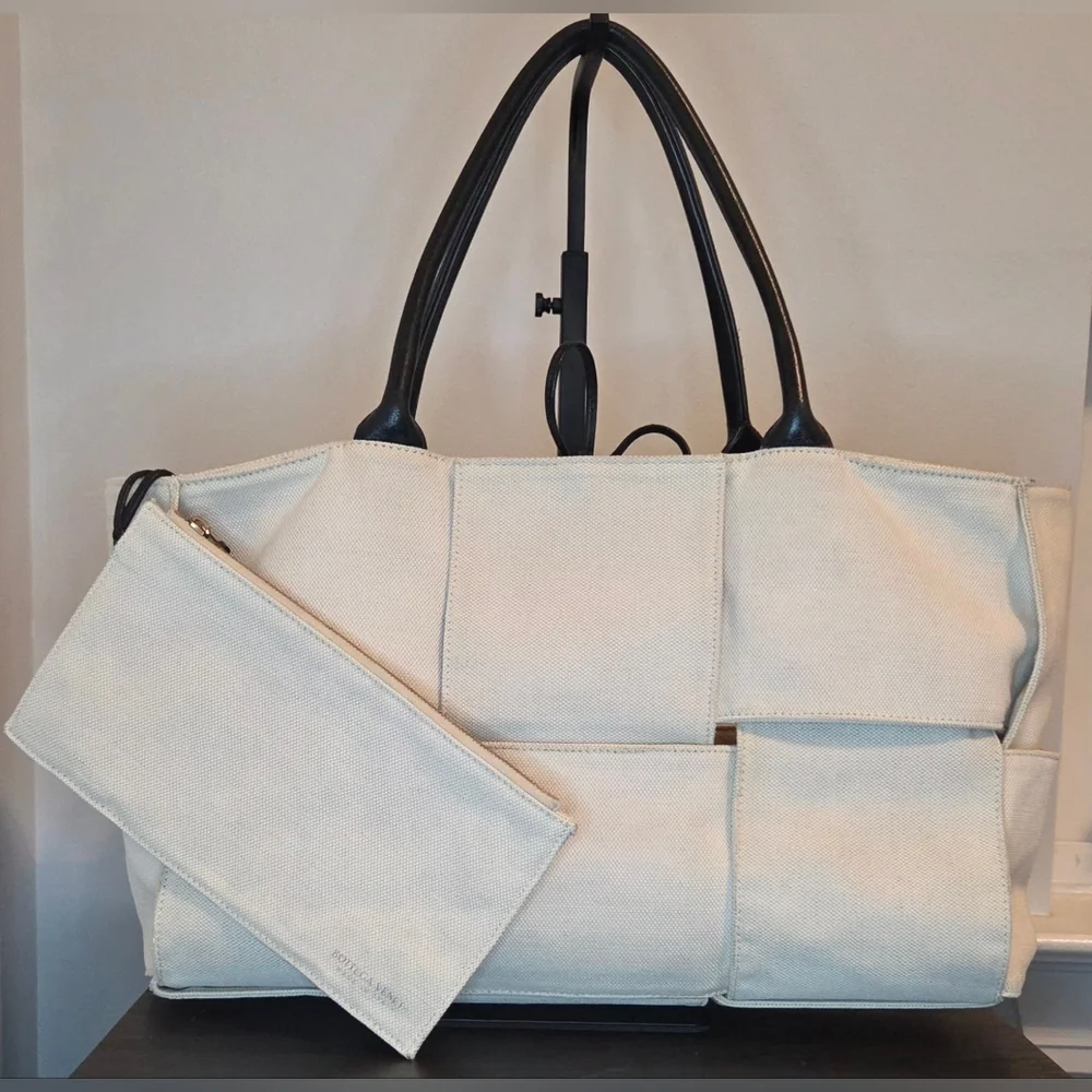 Bottega Veneta authentic bottega